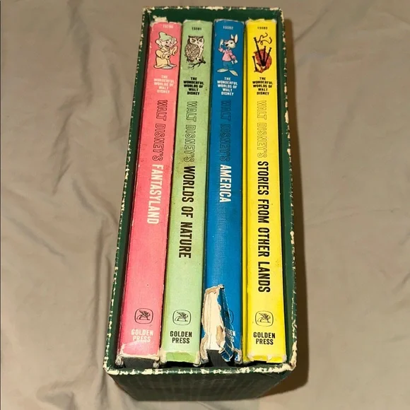 Disney *Vintage* 1965 The Wonderful Worlds of Walt Disney Four-Volume Boxed Set - Picture 2 of 16